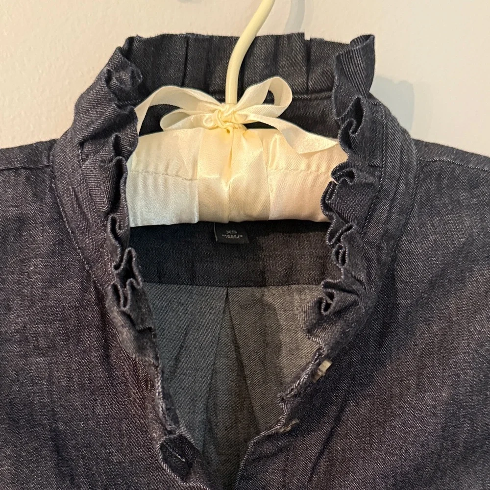 Banana Republic Shirt Denim Dark Blue Dillon Long Sleeve XS Ruffle Neck